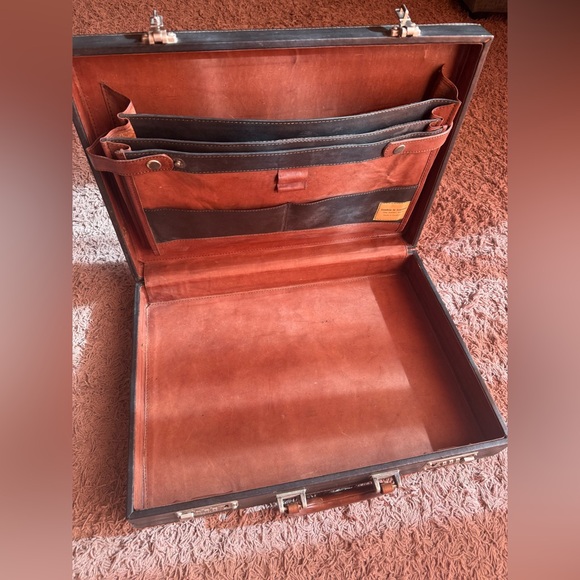 Rare Vintage Leaders in Leather Hand-Tooled Floral Briefcase w/ Combo Lock - Picture 2 of 10